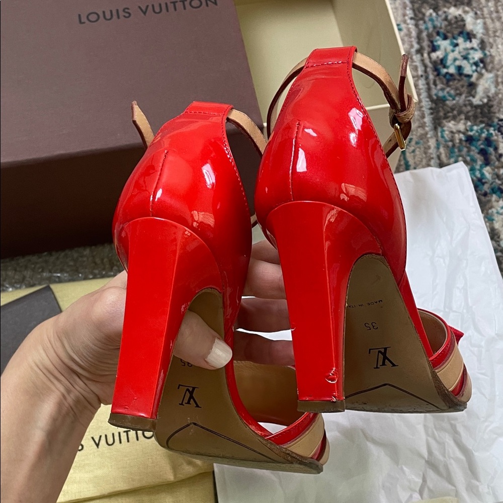 Louis Vuitton Red Patent Leather Heels with Bow gold LV original box & dust bag - Picture 3 of 17